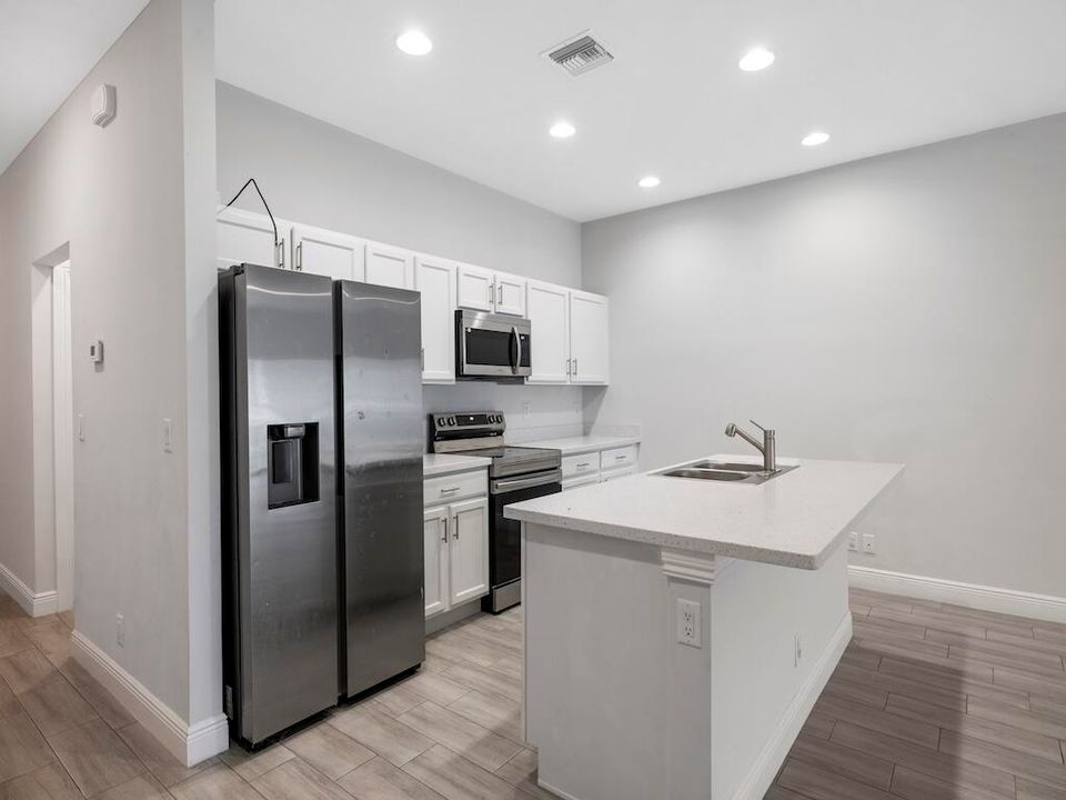 For Sale: $325,000 (3 beds, 2 baths, 1380 Square Feet)