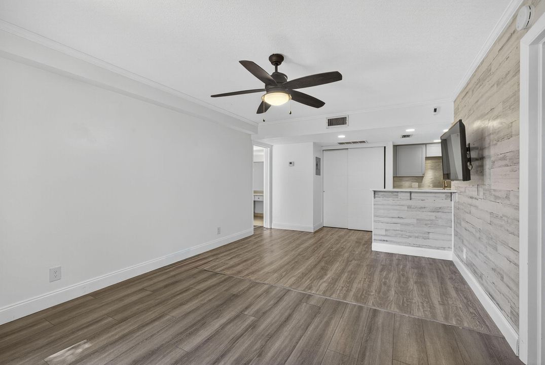 En Venta: $236,500 (2 camas, 2 baños, 770 Pies cuadrados)