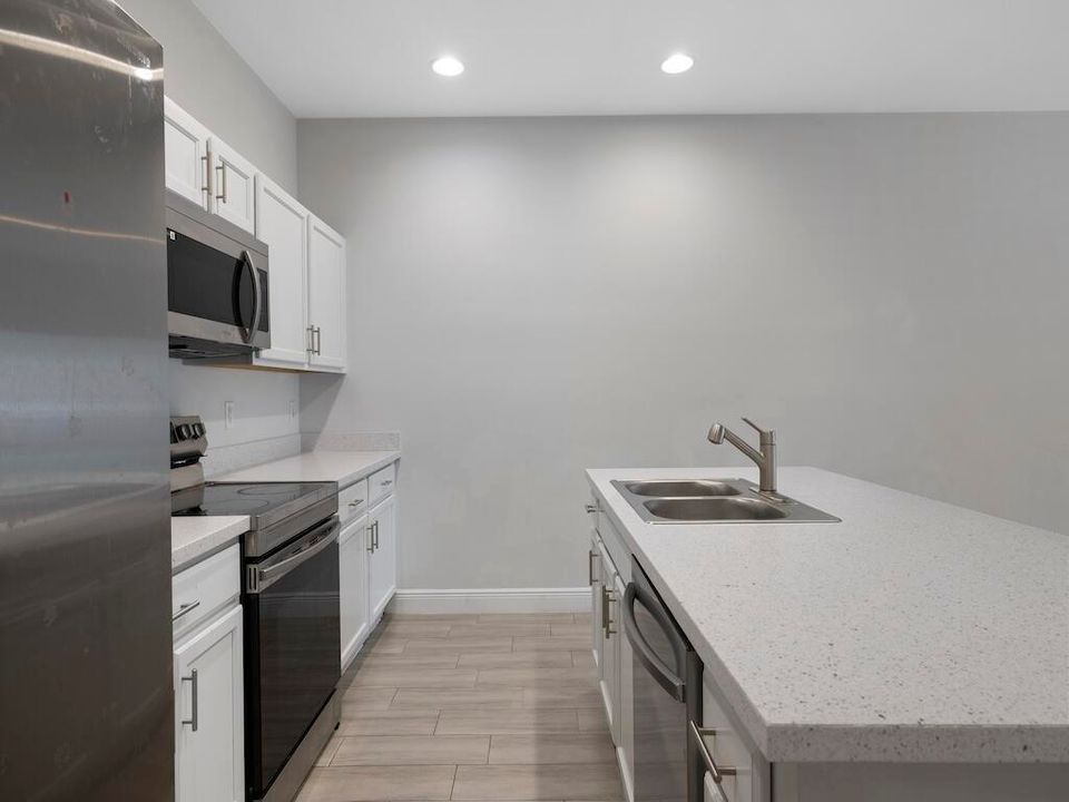 For Sale: $325,000 (3 beds, 2 baths, 1380 Square Feet)