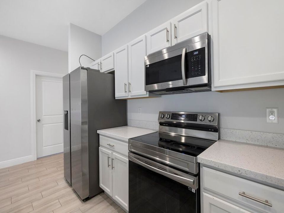 For Sale: $325,000 (3 beds, 2 baths, 1380 Square Feet)