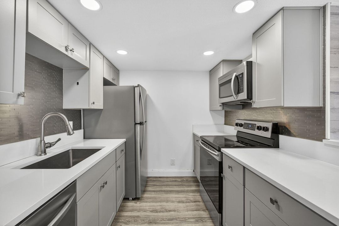 En Venta: $236,500 (2 camas, 2 baños, 770 Pies cuadrados)