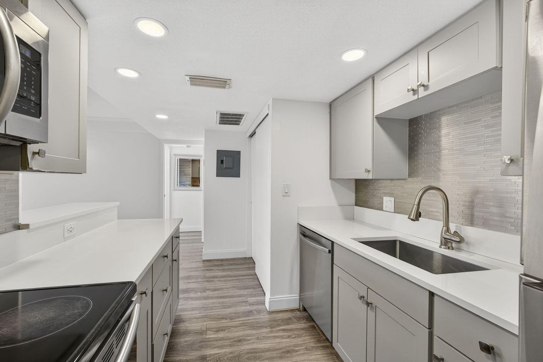 En Venta: $236,500 (2 camas, 2 baños, 770 Pies cuadrados)