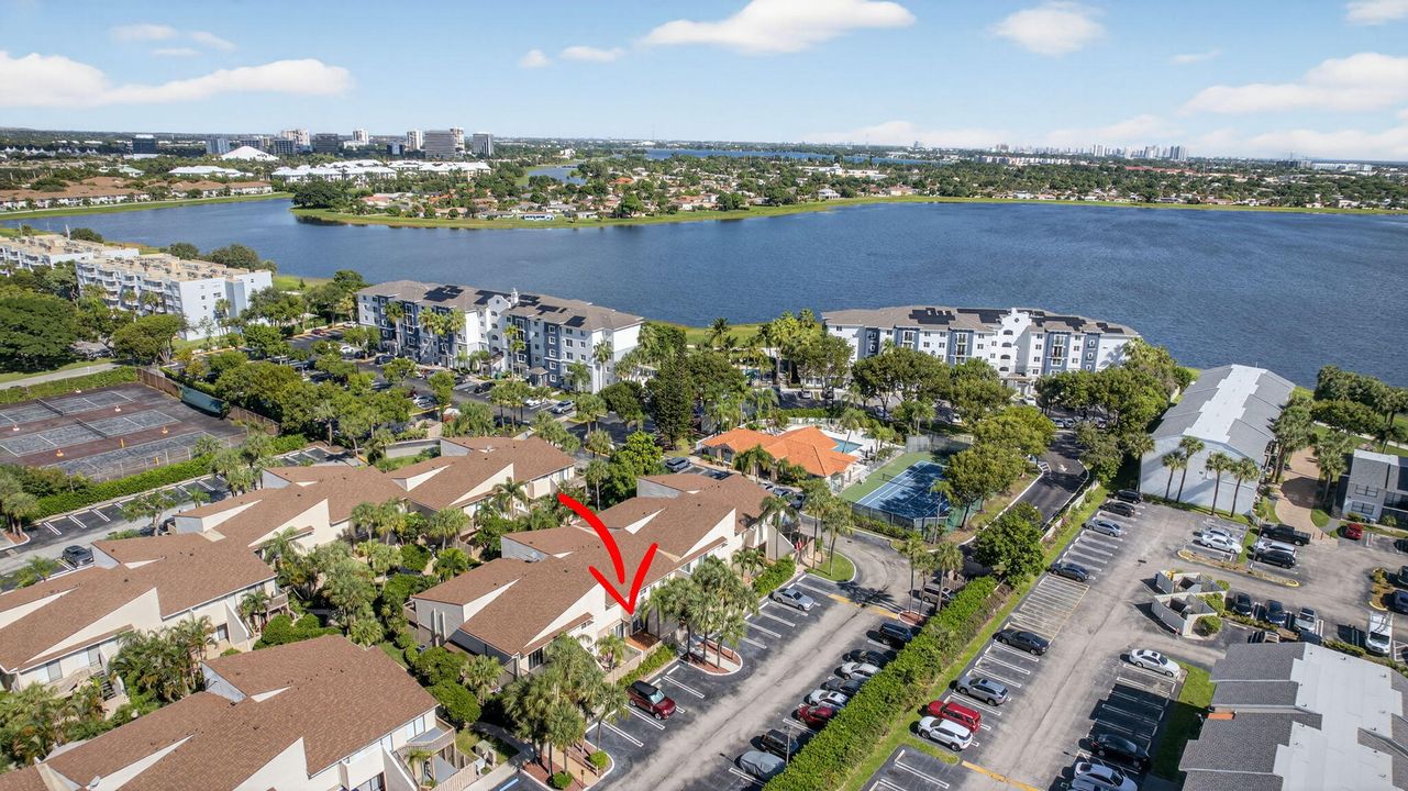 En Venta: $236,500 (2 camas, 2 baños, 770 Pies cuadrados)