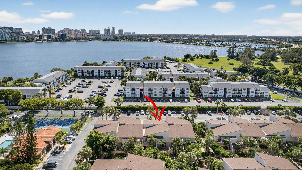 En Venta: $236,500 (2 camas, 2 baños, 770 Pies cuadrados)