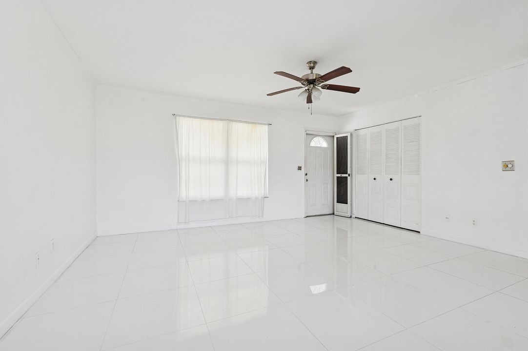 For Sale: $339,000 (3 beds, 3 baths, 1428 Square Feet)