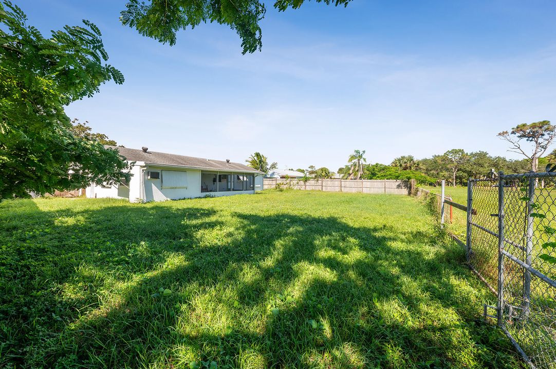 For Sale: $339,000 (3 beds, 3 baths, 1428 Square Feet)