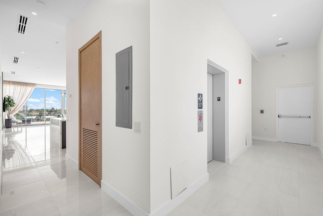 На продажу: $2,995,000 (3 спален, 3 ванн, 2850 Квадратных фут)