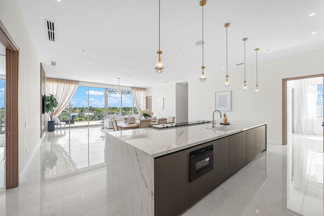 На продажу: $2,995,000 (3 спален, 3 ванн, 2850 Квадратных фут)