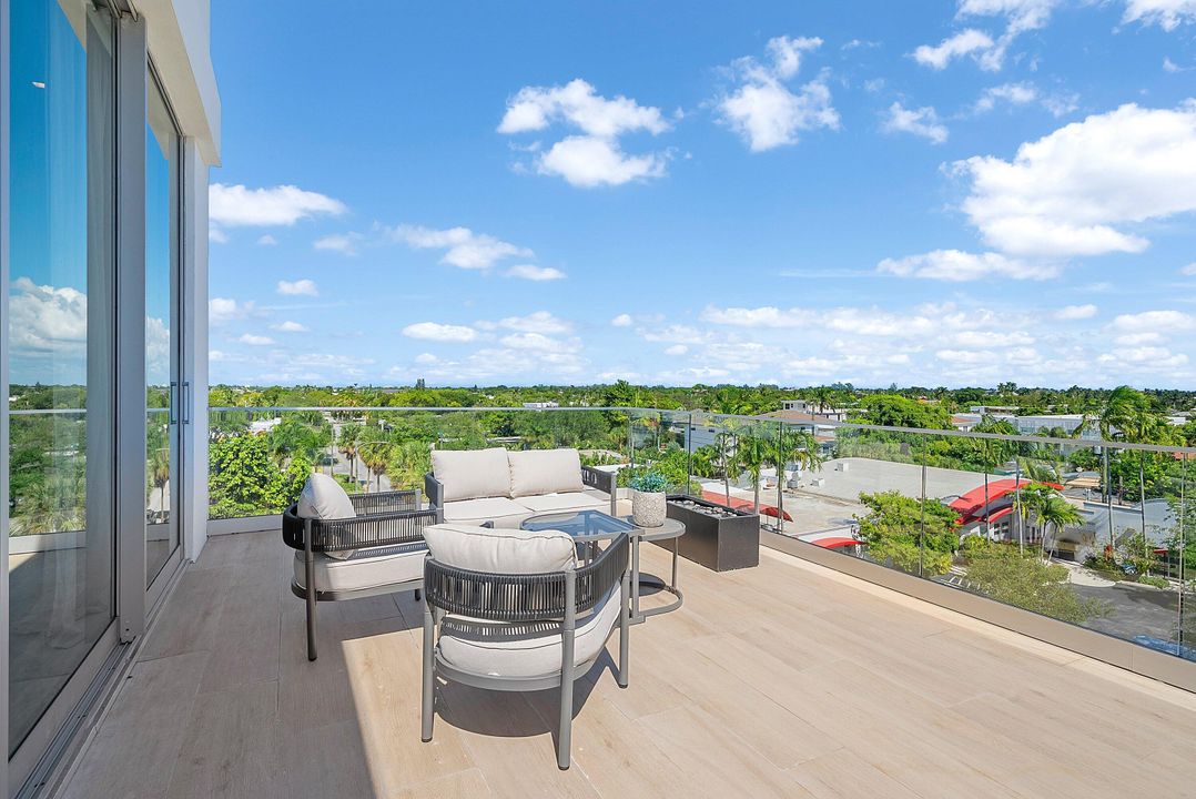 На продажу: $2,995,000 (3 спален, 3 ванн, 2850 Квадратных фут)