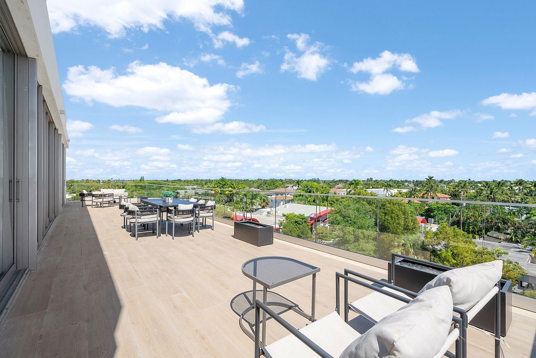 На продажу: $2,995,000 (3 спален, 3 ванн, 2850 Квадратных фут)