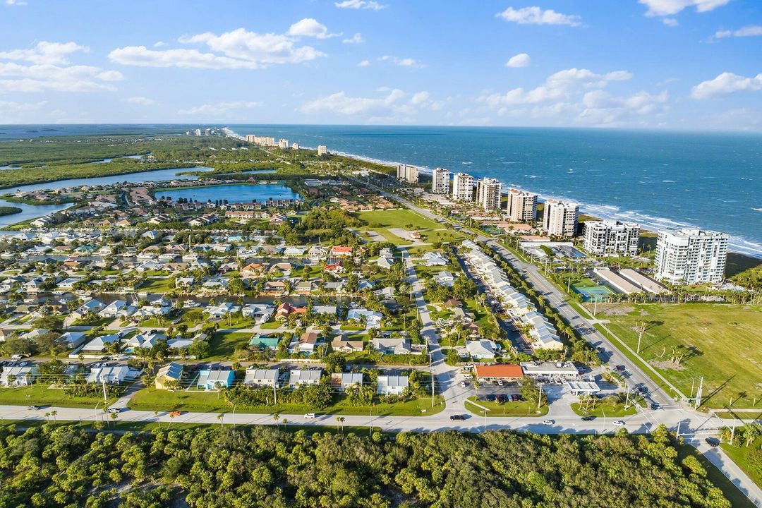 待售: $919,950 (3 贝兹, 2 浴室, 2007 平方英尺)