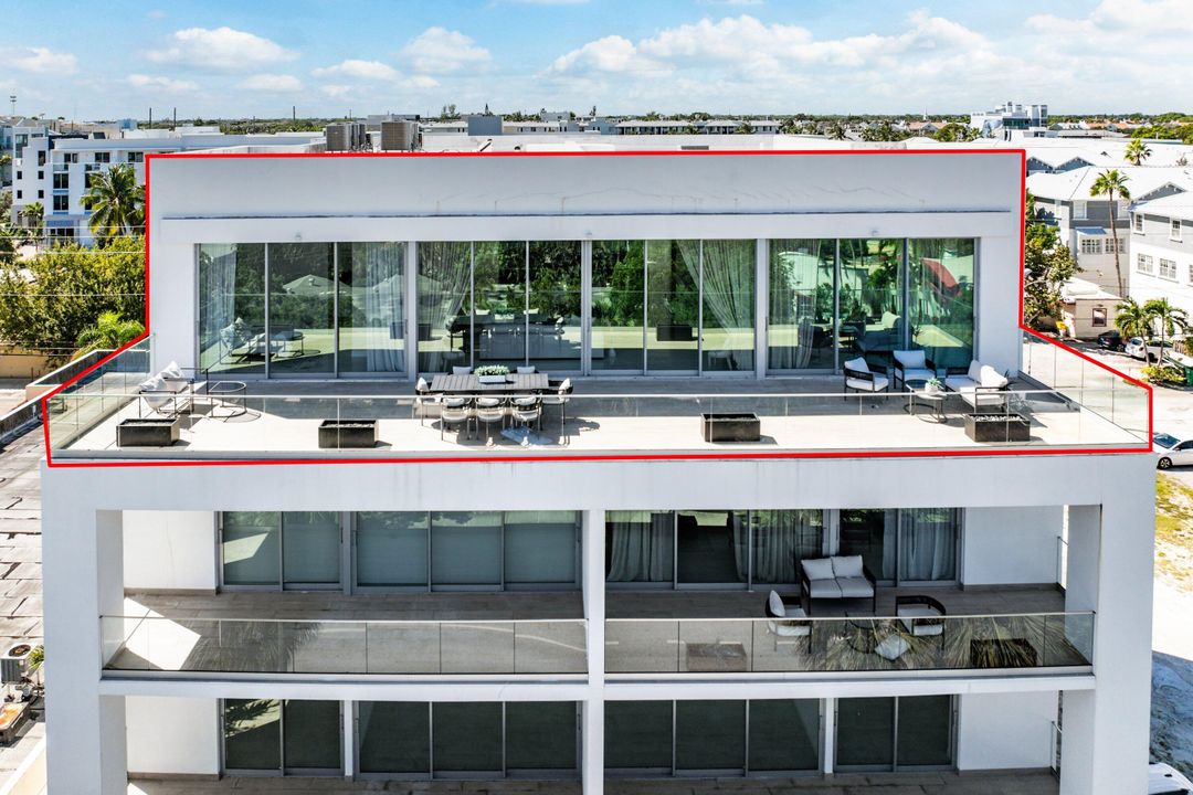 На продажу: $2,995,000 (3 спален, 3 ванн, 2850 Квадратных фут)