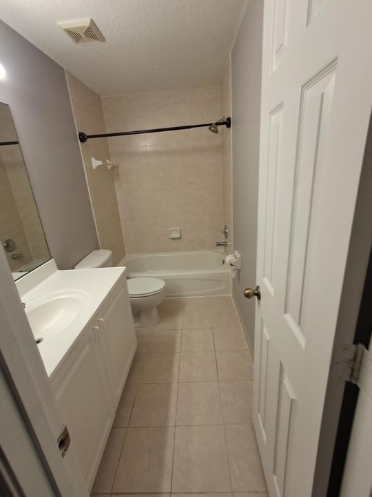 Active With Contract: $2,100 (2 beds, 2 baths, 1296 Square Feet)