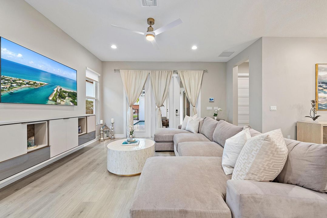 For Sale: $1,499,000 (3 beds, 3 baths, 3002 Square Feet)