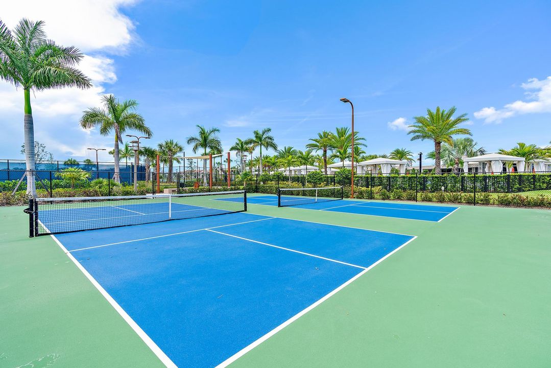 For Sale: $1,499,000 (3 beds, 3 baths, 3002 Square Feet)