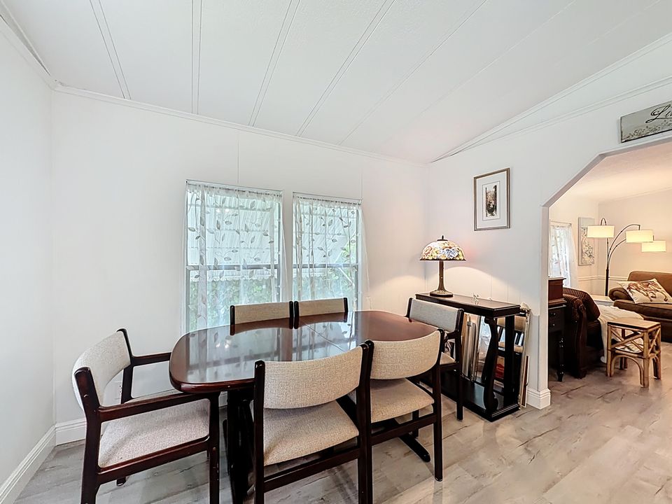 En Venta: $287,500 (2 camas, 2 baños, 1175 Pies cuadrados)