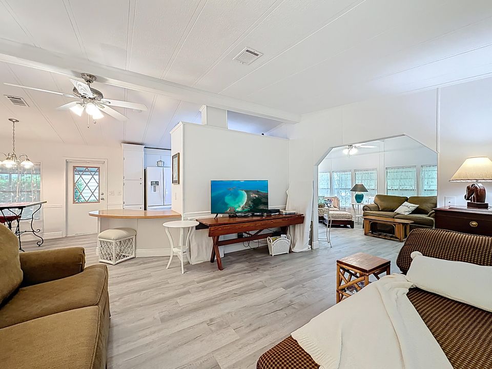 En Venta: $287,500 (2 camas, 2 baños, 1175 Pies cuadrados)