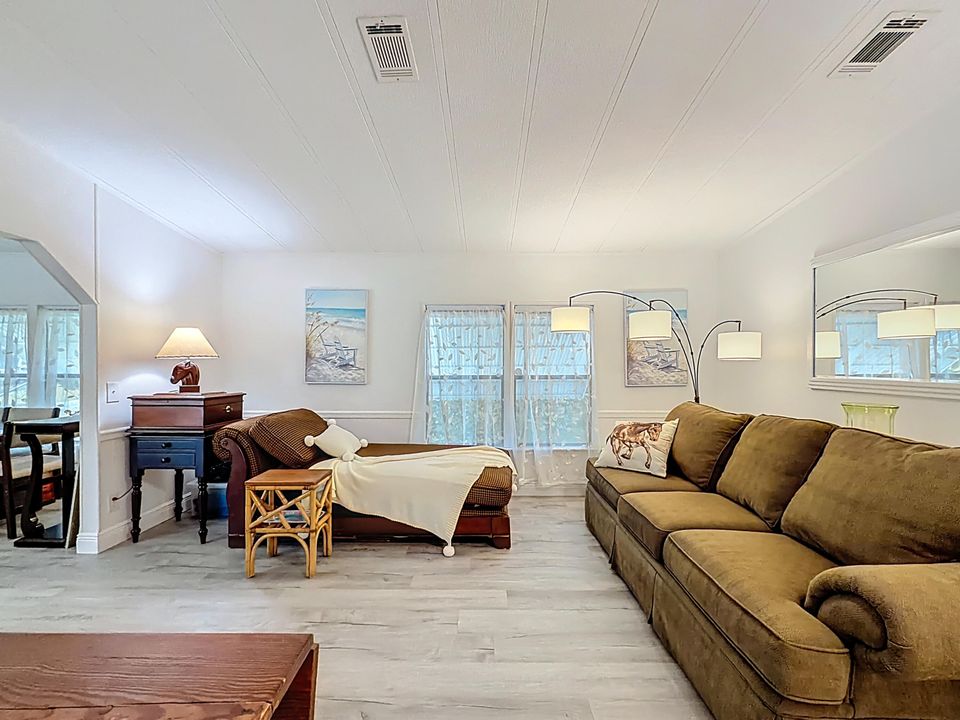 En Venta: $287,500 (2 camas, 2 baños, 1175 Pies cuadrados)