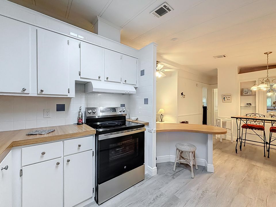 En Venta: $287,500 (2 camas, 2 baños, 1175 Pies cuadrados)