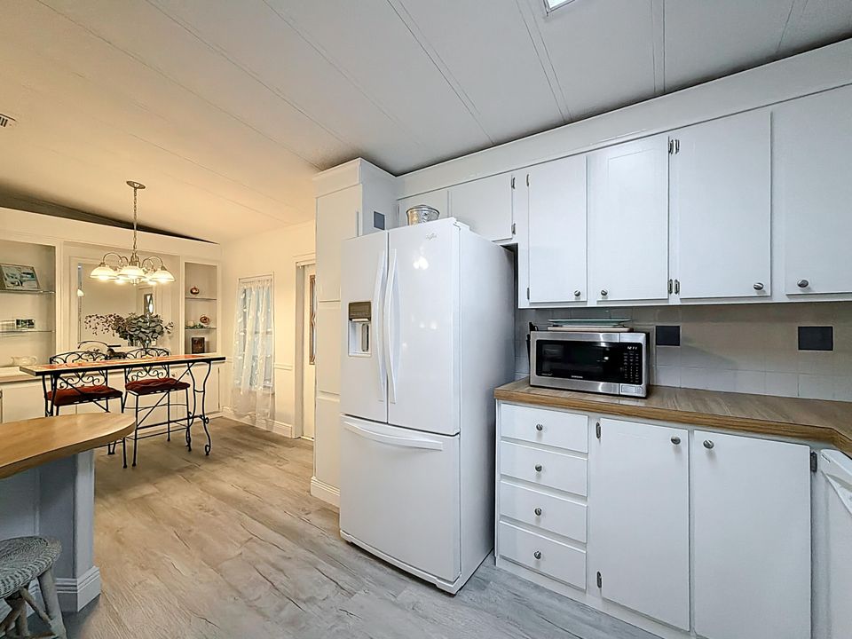 En Venta: $287,500 (2 camas, 2 baños, 1175 Pies cuadrados)