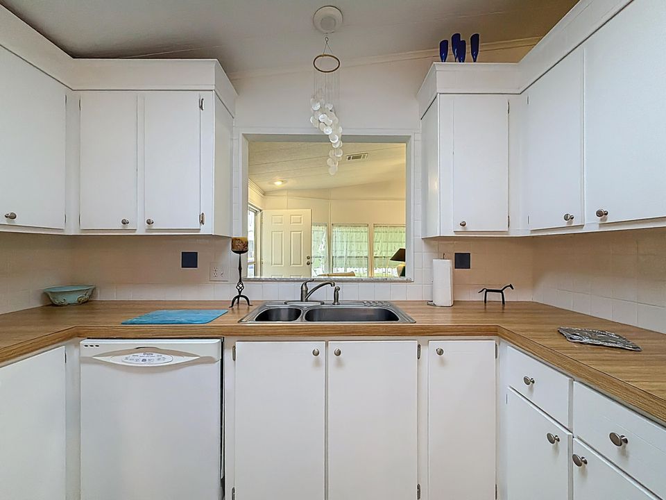 En Venta: $287,500 (2 camas, 2 baños, 1175 Pies cuadrados)