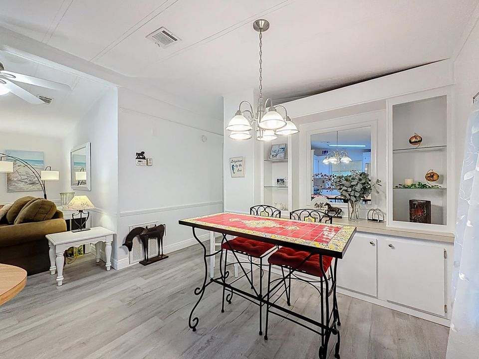 En Venta: $287,500 (2 camas, 2 baños, 1175 Pies cuadrados)