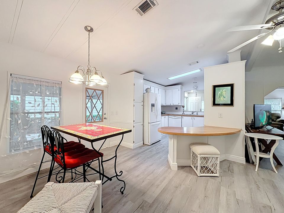 En Venta: $287,500 (2 camas, 2 baños, 1175 Pies cuadrados)