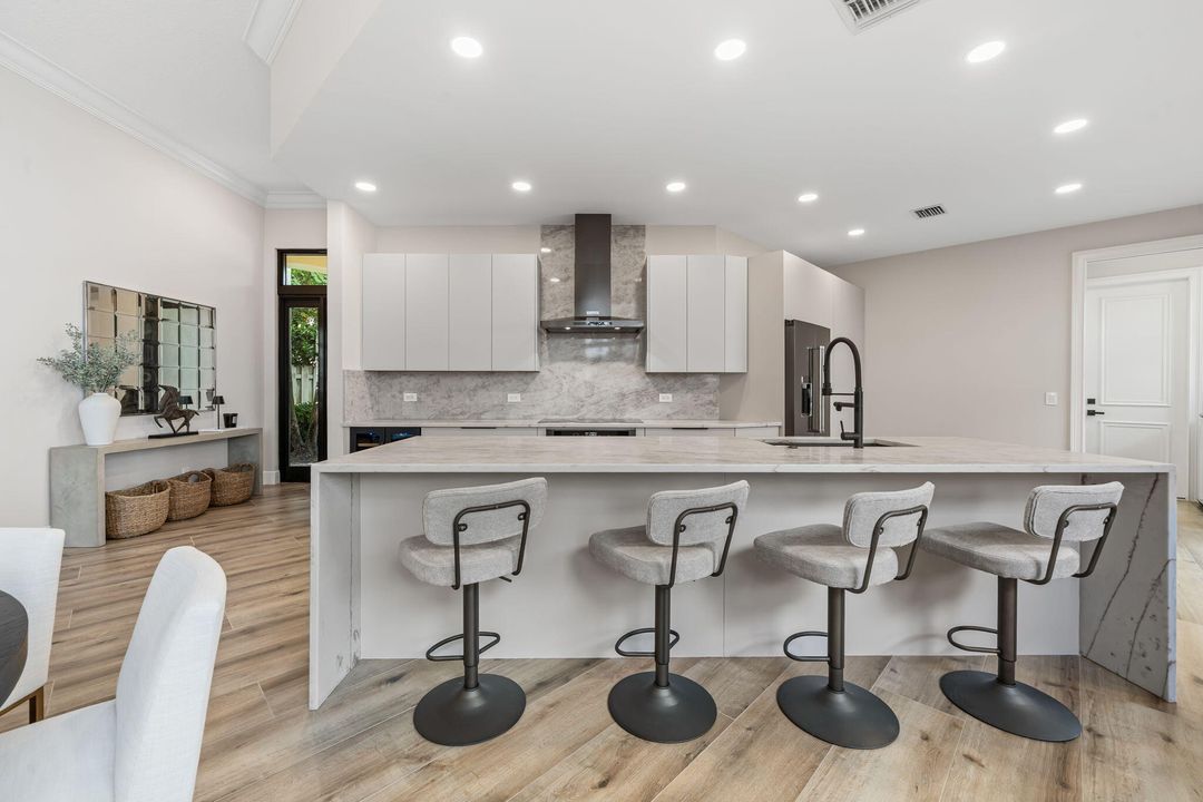 For Sale: $2,550,000 (3 beds, 3 baths, 2277 Square Feet)