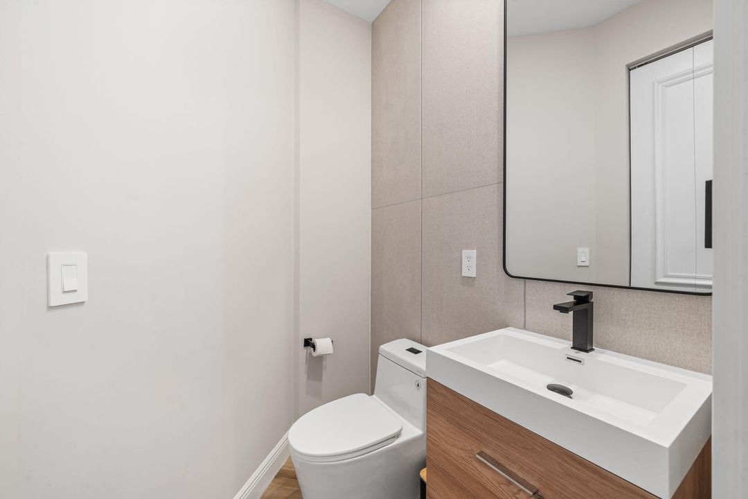 For Sale: $2,550,000 (3 beds, 3 baths, 2277 Square Feet)