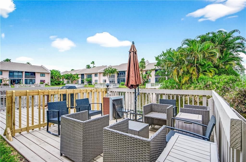 Под контрактом: $275,000 (2 спален, 2 ванн, 1154 Квадратных фут)