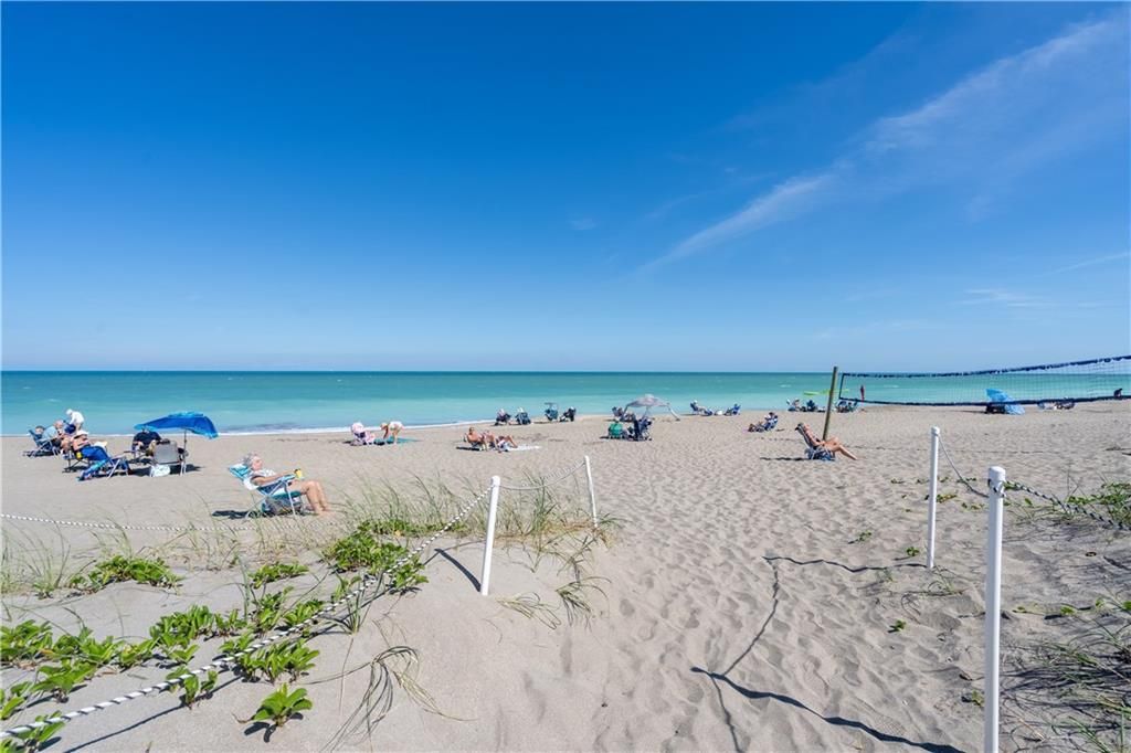 Под контрактом: $275,000 (2 спален, 2 ванн, 1154 Квадратных фут)