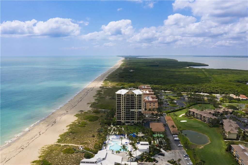 Под контрактом: $275,000 (2 спален, 2 ванн, 1154 Квадратных фут)