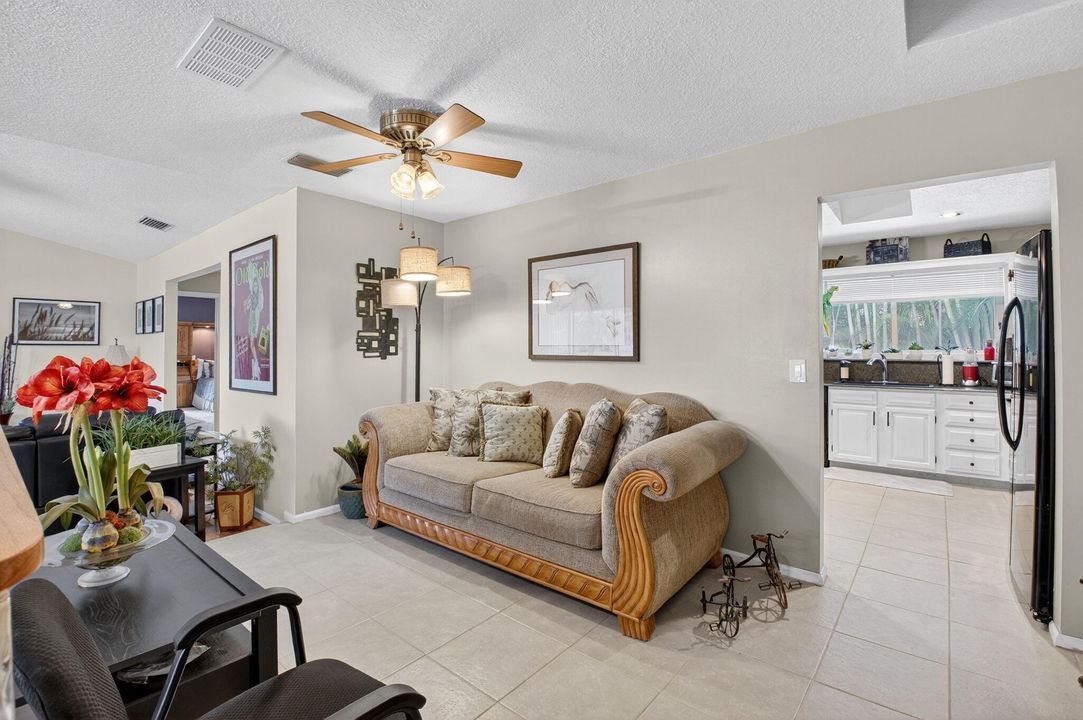 For Sale: $810,000 (3 beds, 2 baths, 1841 Square Feet)