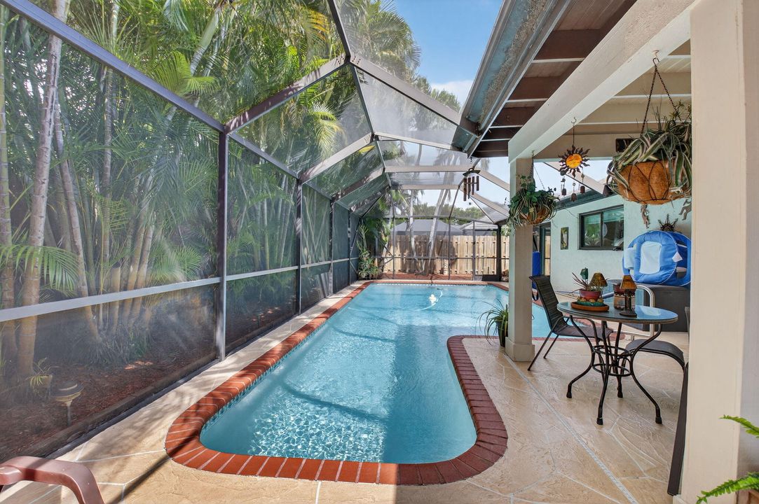 For Sale: $810,000 (3 beds, 2 baths, 1841 Square Feet)