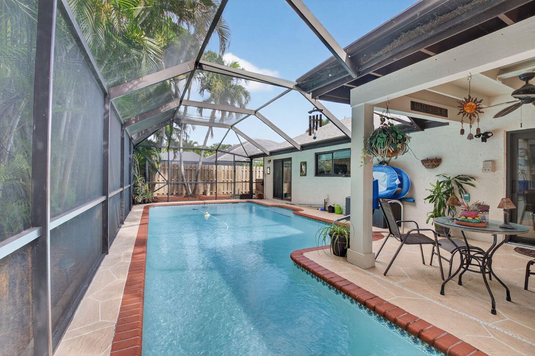 For Sale: $810,000 (3 beds, 2 baths, 1841 Square Feet)