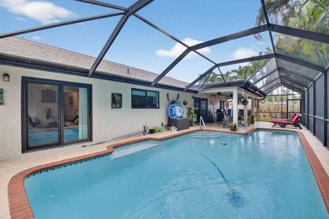 For Sale: $810,000 (3 beds, 2 baths, 1841 Square Feet)