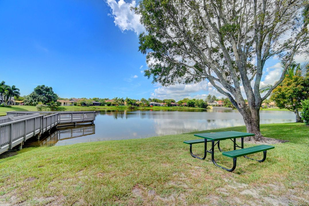 For Sale: $810,000 (3 beds, 2 baths, 1841 Square Feet)
