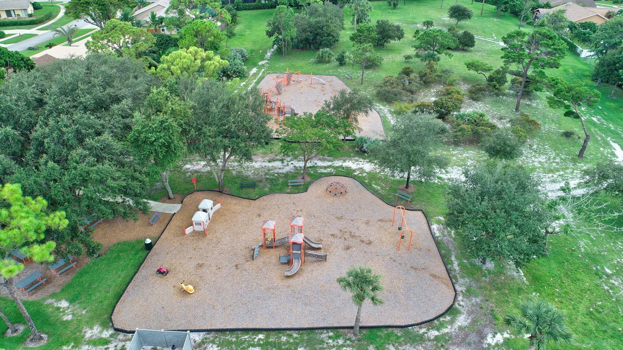 For Sale: $810,000 (3 beds, 2 baths, 1841 Square Feet)