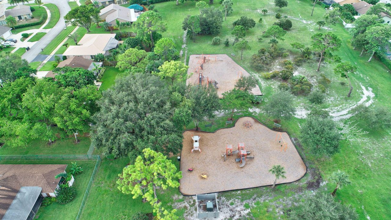 For Sale: $810,000 (3 beds, 2 baths, 1841 Square Feet)