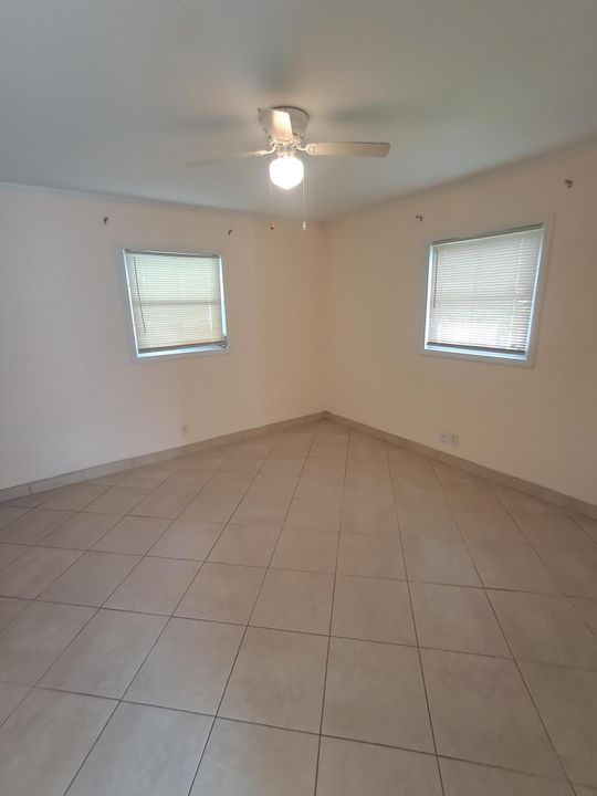 For Rent: $1,650 (1 beds, 1 baths, 550 Square Feet)