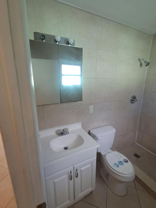 For Rent: $1,650 (1 beds, 1 baths, 550 Square Feet)