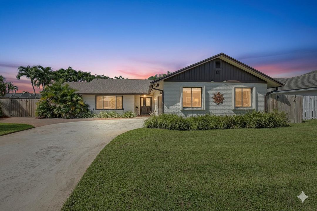 For Sale: $810,000 (3 beds, 2 baths, 1841 Square Feet)