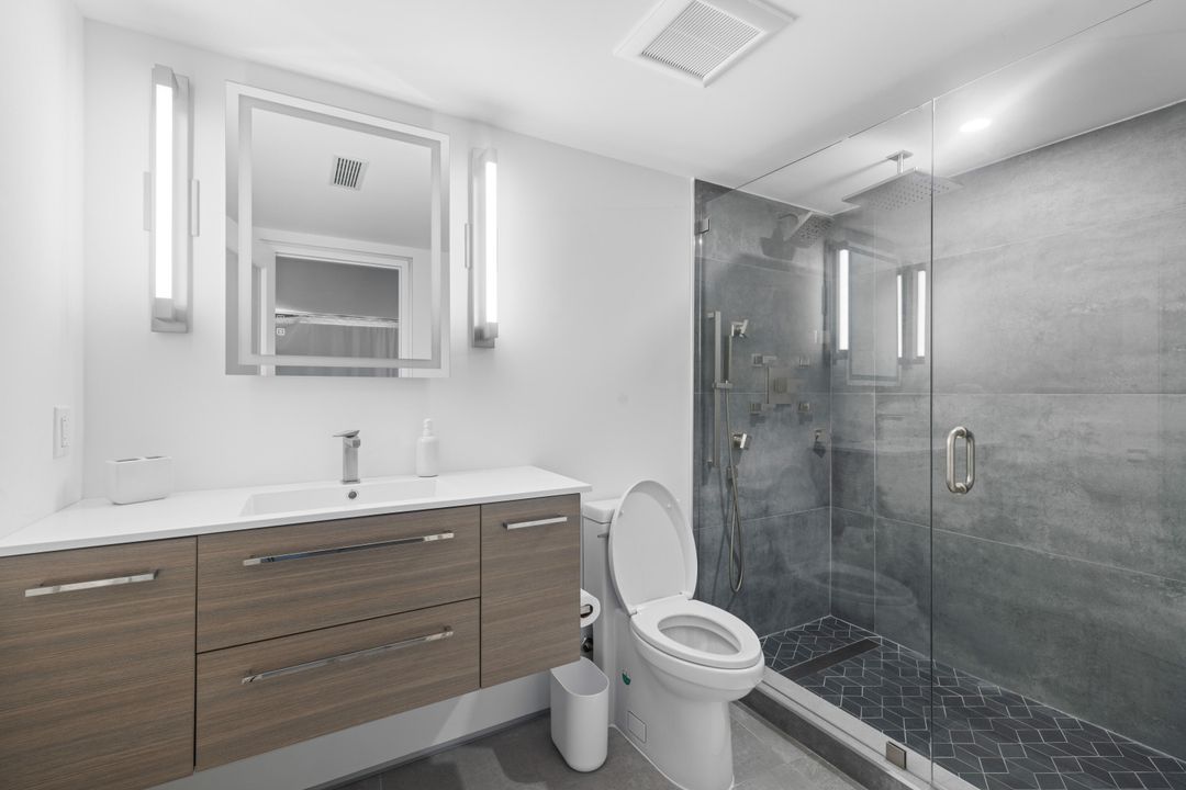 For Rent: $6,999 (2 beds, 2 baths, 1250 Square Feet)