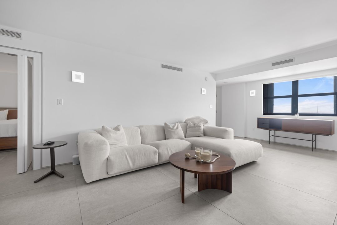 For Rent: $6,999 (2 beds, 2 baths, 1250 Square Feet)