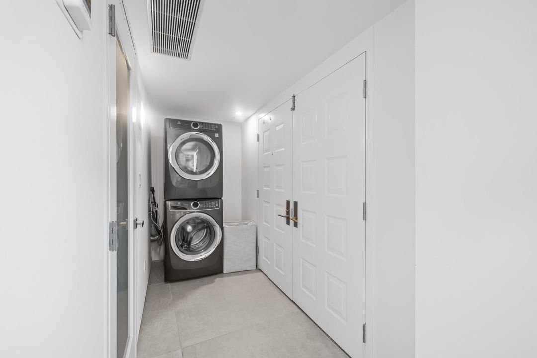 For Rent: $6,999 (2 beds, 2 baths, 1250 Square Feet)