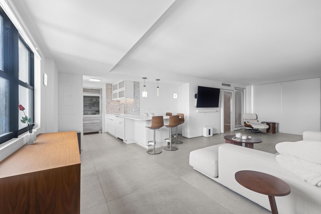 For Rent: $6,999 (2 beds, 2 baths, 1250 Square Feet)