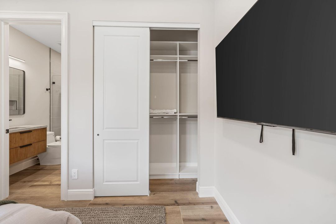 Под контрактом: $22,000 (3 спален, 3 ванн, 2277 Квадратных фут)