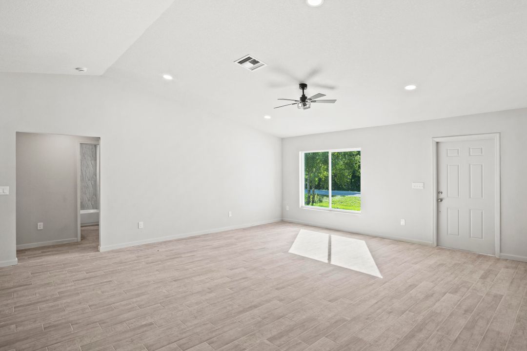 For Sale: $349,900 (3 beds, 2 baths, 1485 Square Feet)