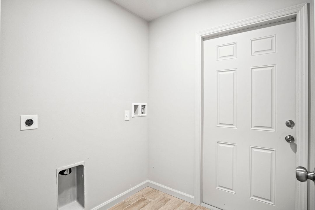 For Sale: $349,900 (3 beds, 2 baths, 1485 Square Feet)