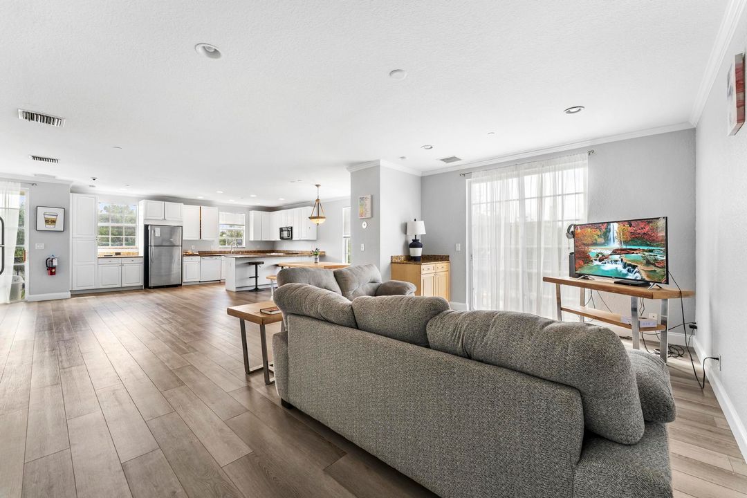 На продажу: $4,000,000 (0 спален, 0 ванн, 9828 Квадратных фут)